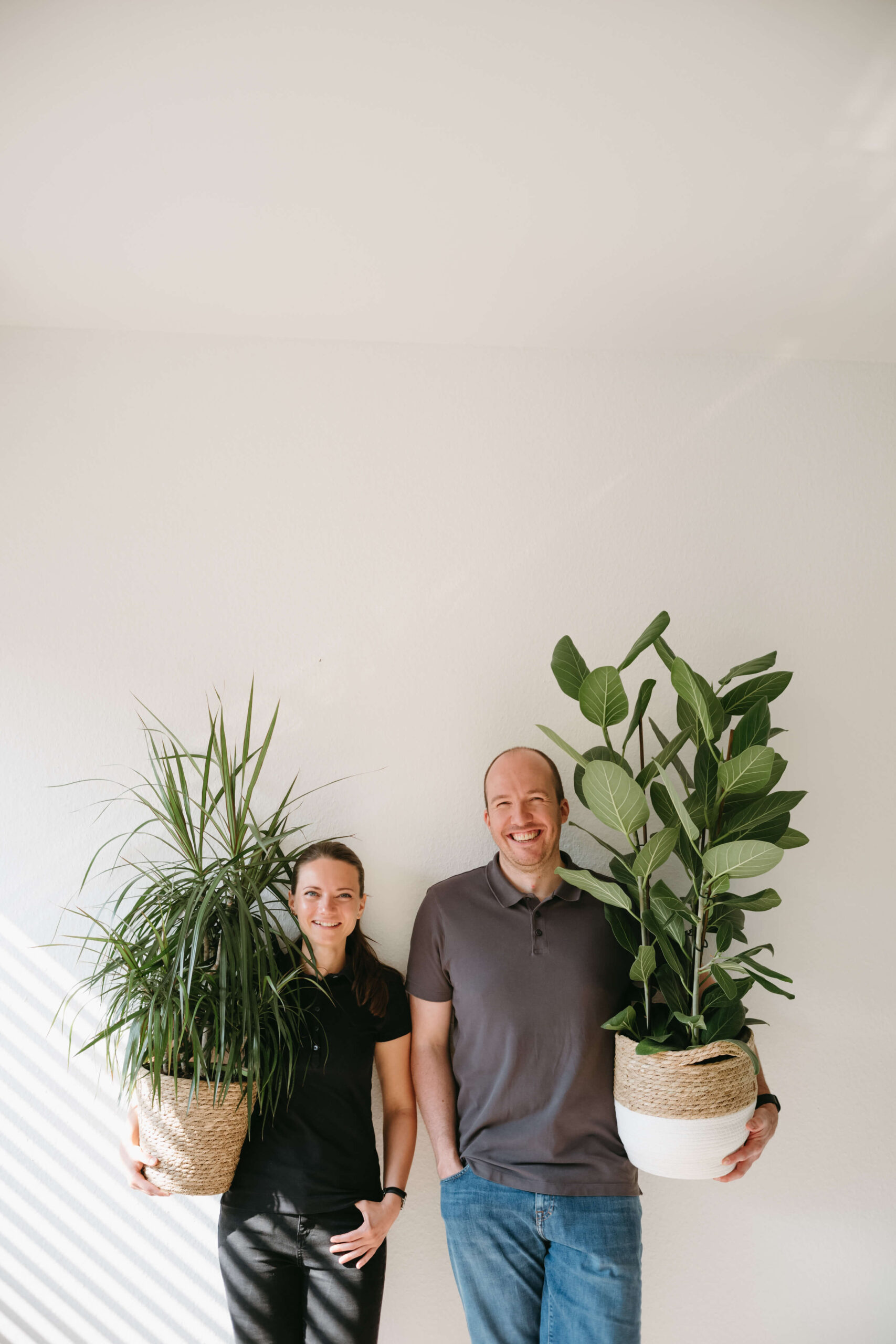 Sven Kucharzewski und Caroline Siegert-Kucharzewski in der Praxis 55 – Dein Team für Physiotherapie, CMD und Schlafcoaching in Mainz.